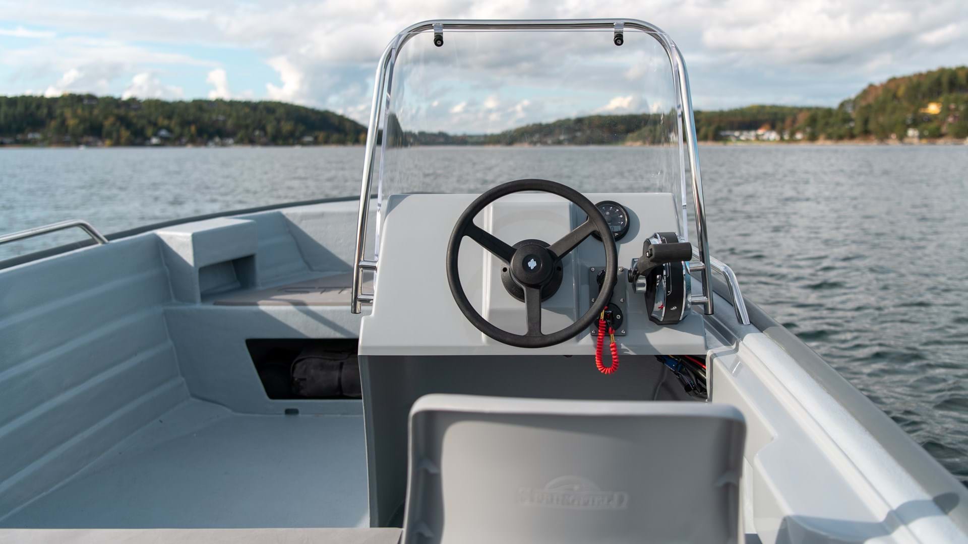 Sting 535 Pro Cockpit Drivers Position